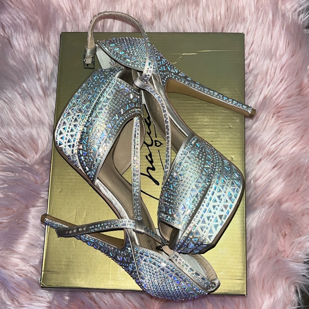 Thalia Soda Flor Gold/Champagne Heels. Wore once, in great condition!